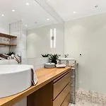 Central And Stylish Apartment