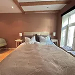 Central And Stylish Apartment